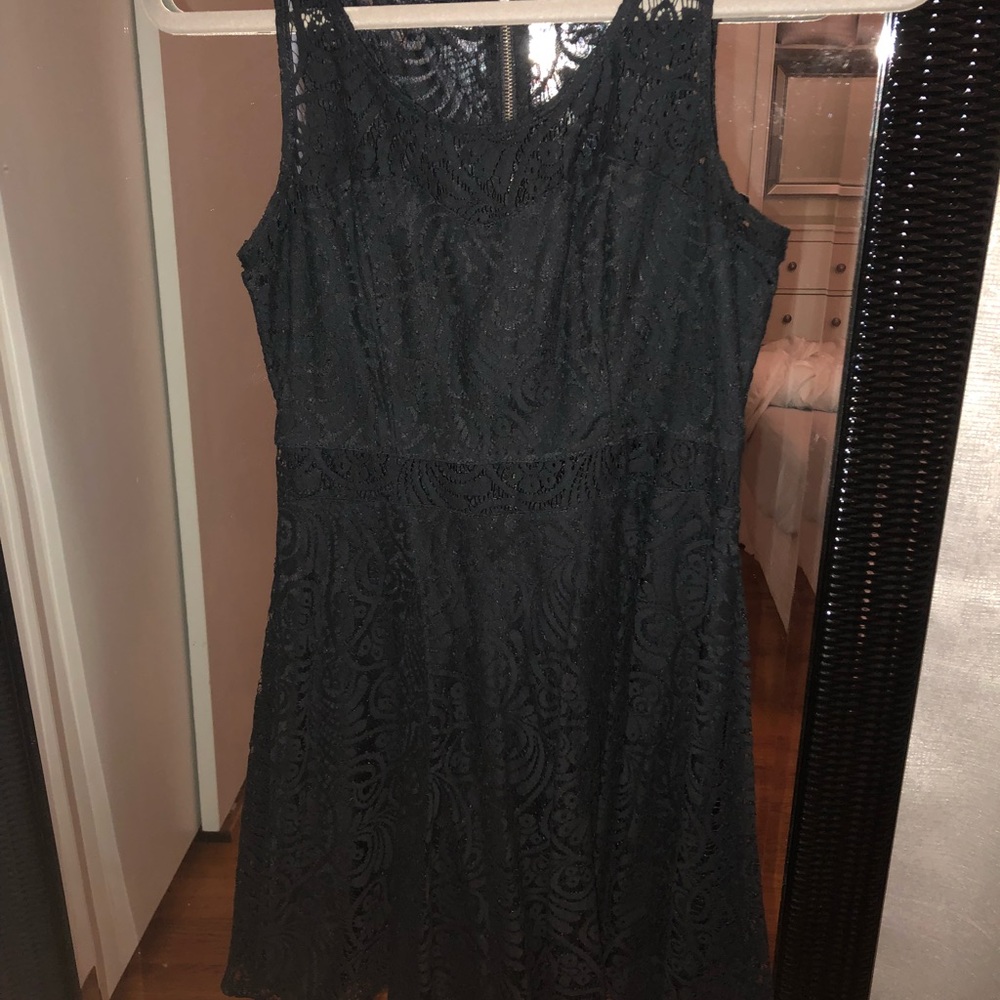 Dress - Picture 3 of 6